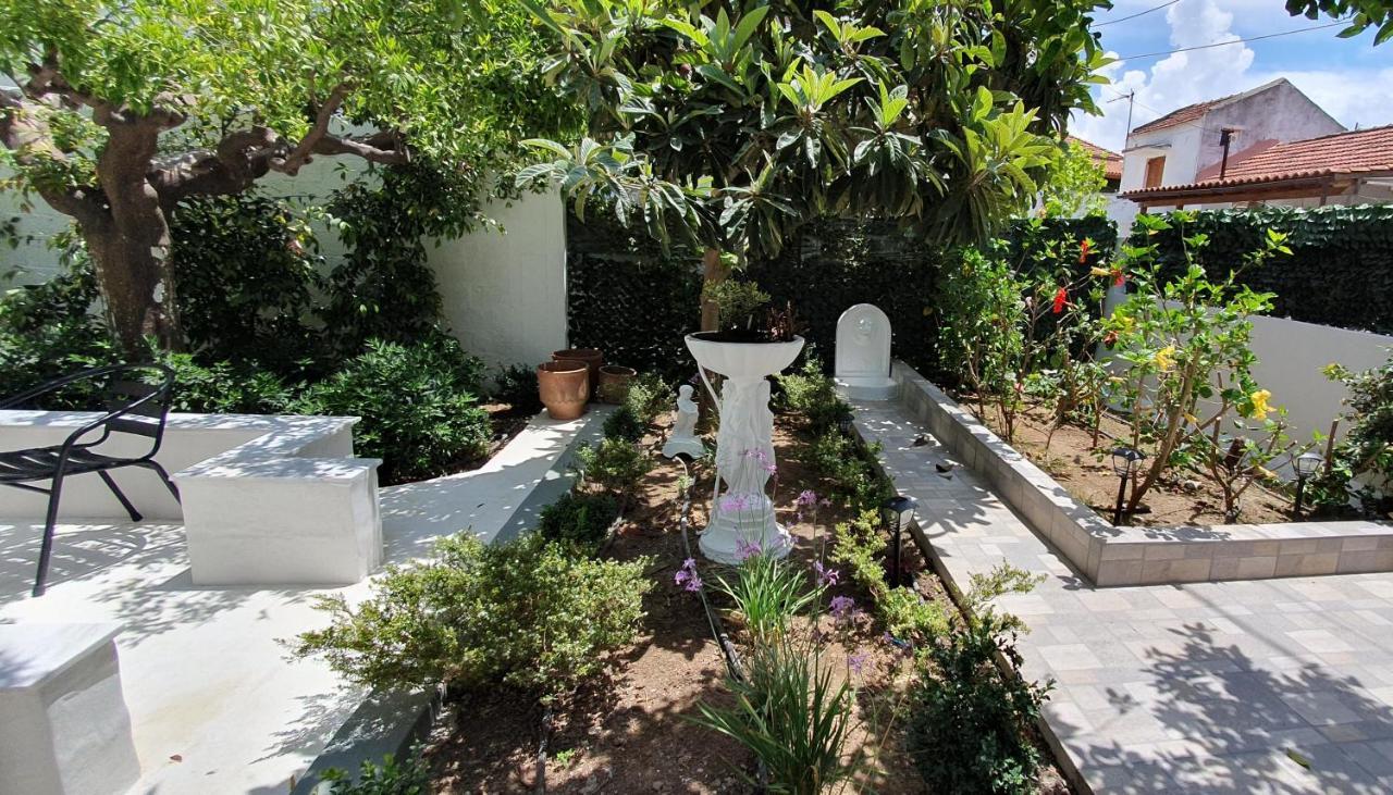 Aeropis Villa, Chania Feriehus *